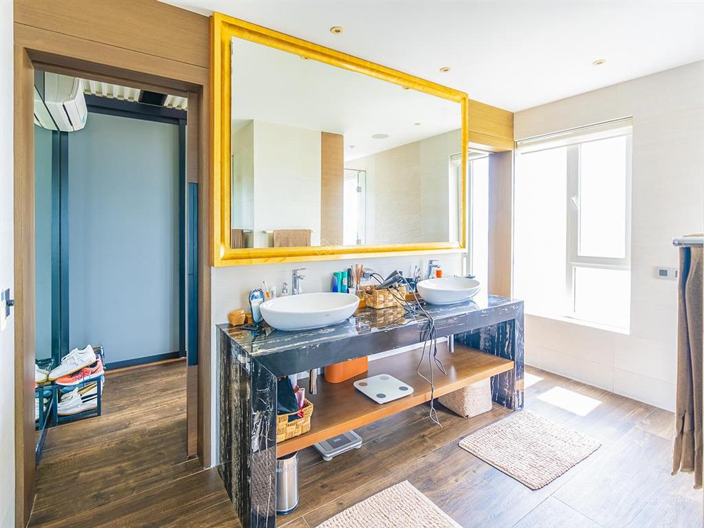 Bán căn penthouse tại diamond island dkc gồm 3 phòng ngủ view sông với diện tích 590m2