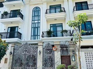 Bán villa nguyễn hoàng, q2  đối diện công viên, nhà mới 100%, 126m², 4 tầng