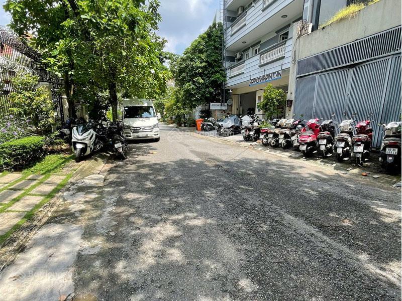 Bán biệt thự nguyễn văn hưởng thảo điền, 237,6 m², ngang 10.8m, 4 tầng, giá 90 tỷ