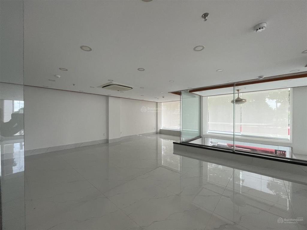 Bán tòa nhà đồng văn cống q2, 12x20m, 4 tầng, hđt 110tr/tháng, giá 65 tỷ