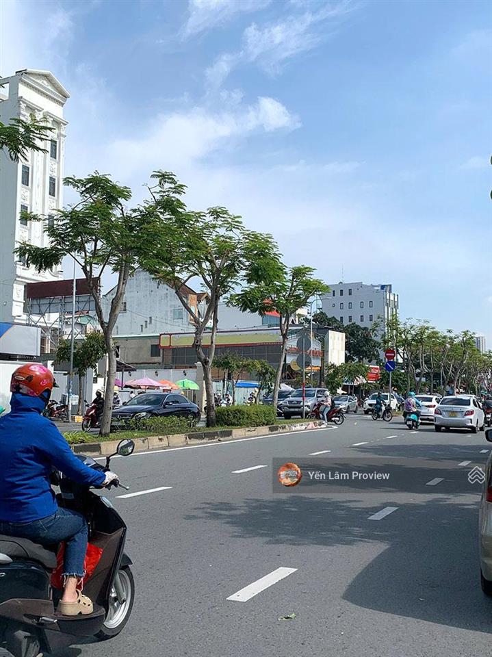 Bán nhà đất mặt tiền trần não, 405m², dòng tiền 400 triệu/tháng, giá chỉ 140 tỷ