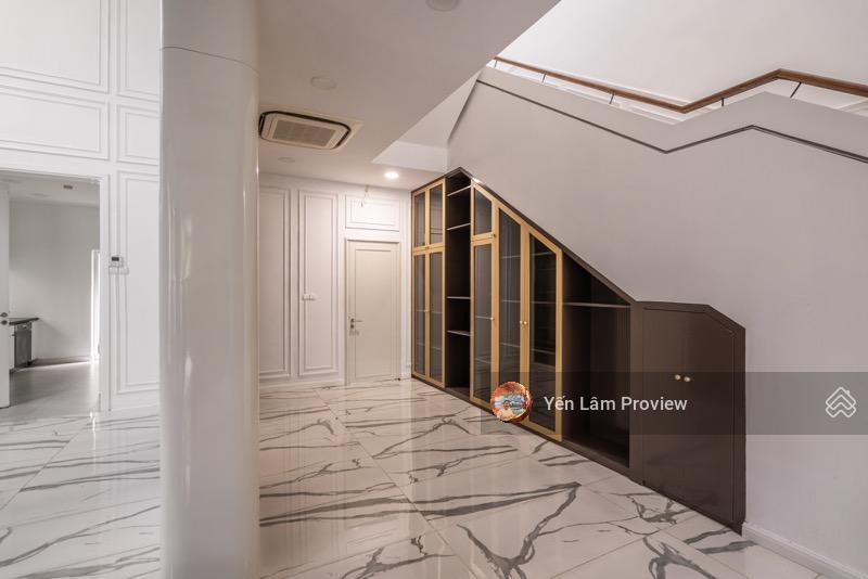 Cho thuê biệt thự thảo điền, 10x20m, 3 tầng, 5pn, sân vườn đẹp, nhà hoàn thiện