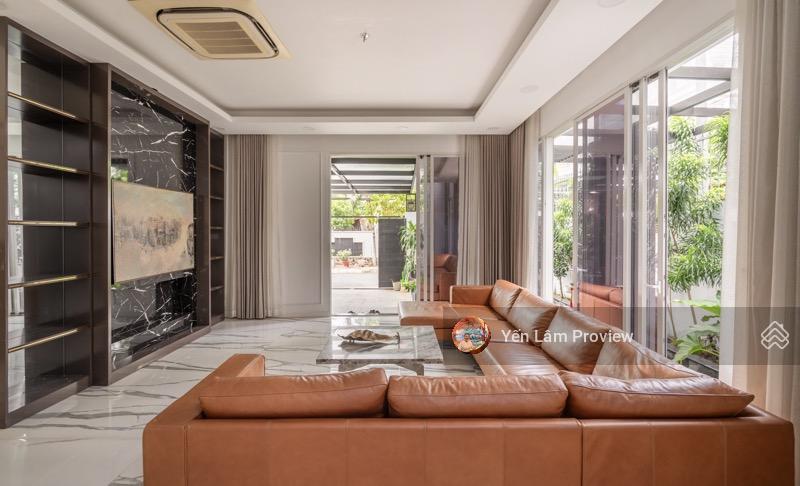 Cho thuê biệt thự thảo điền, 10x20m, 3 tầng, 5pn, sân vườn đẹp, nhà hoàn thiện