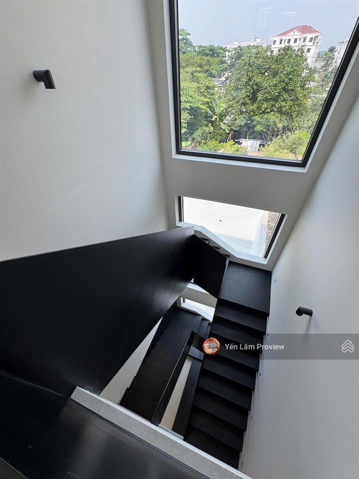 Cho thuê nhà nguyên căn tại thảo điền, 200m², 3 tầng, 4pn, giá 118tr/th