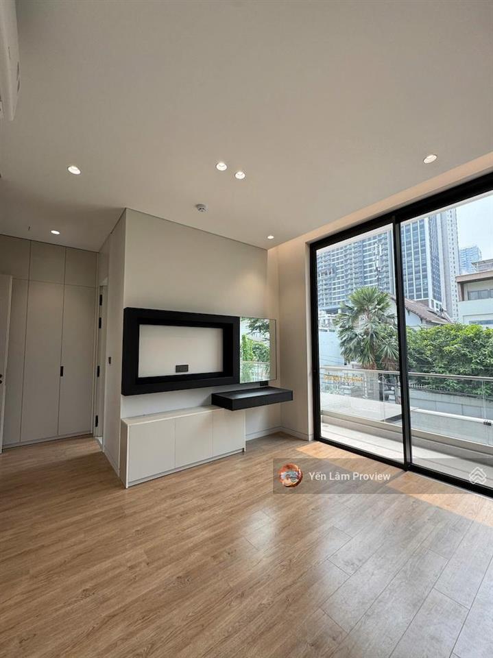 Cho thuê nhà nguyên căn tại thảo điền, 200m², 3 tầng, 4pn, giá 118tr/th