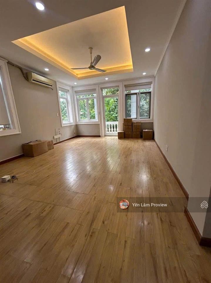 Cho thuê biệt thự thảo điền, 3 tầng, 421m2, 5pn, hồ bơi + sân vườn đẹp