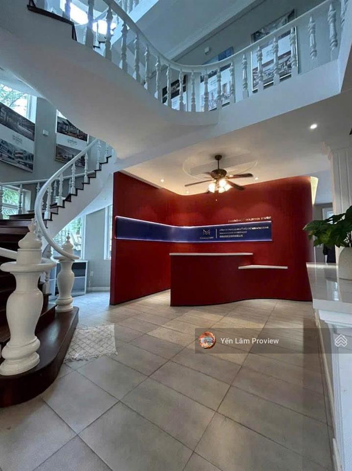 Cho thuê biệt thự thảo điền, 3 tầng, 421m2, 5pn, hồ bơi + sân vườn đẹp