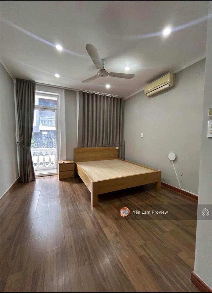 Cho thuê biệt thự thảo điền, 3 tầng, 421m2, 5pn, hồ bơi + sân vườn đẹp
