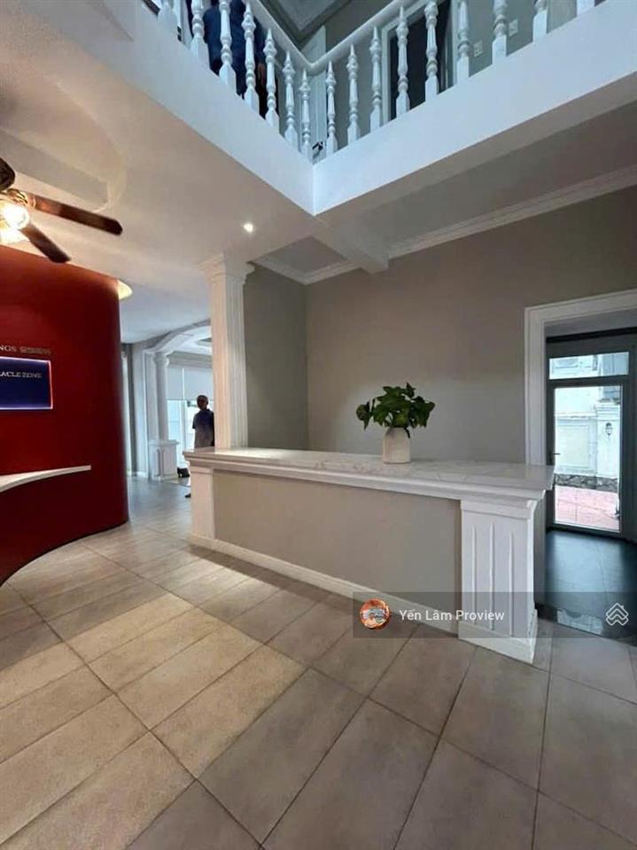Cho thuê biệt thự thảo điền, 3 tầng, 421m2, 5pn, hồ bơi + sân vườn đẹp