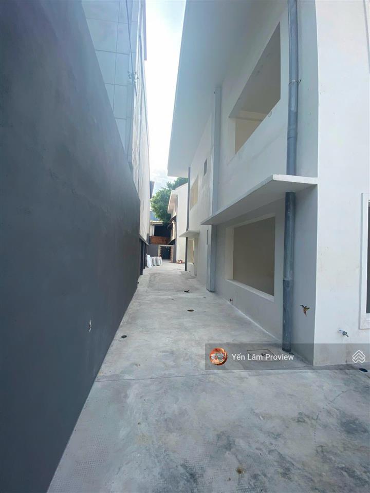 Cho thuê gấp nhà mặt phố đoàn hữu trưng, 125 triệu, 525 m2, 6 phòng lớn, không nội thất