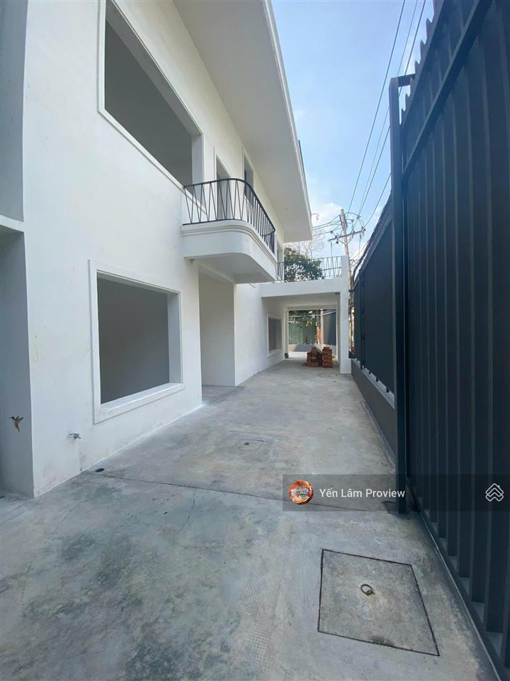 Cho thuê gấp nhà mặt phố đoàn hữu trưng, 125 triệu, 525 m2, 6 phòng lớn, không nội thất