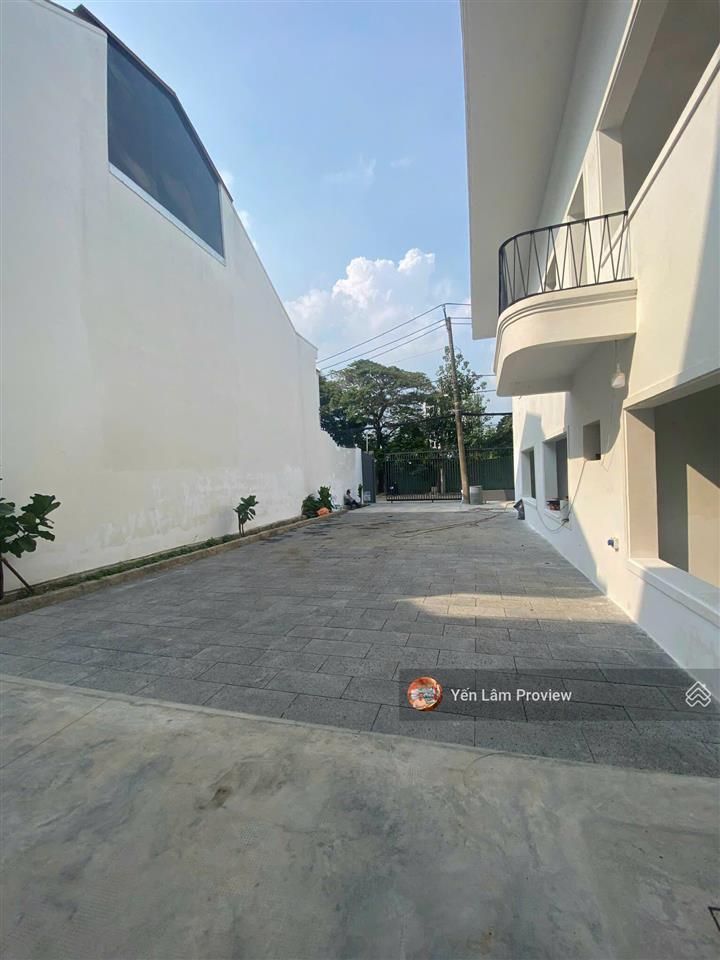 Cho thuê gấp nhà mặt phố đoàn hữu trưng, 125 triệu, 525 m2, 6 phòng lớn, không nội thất