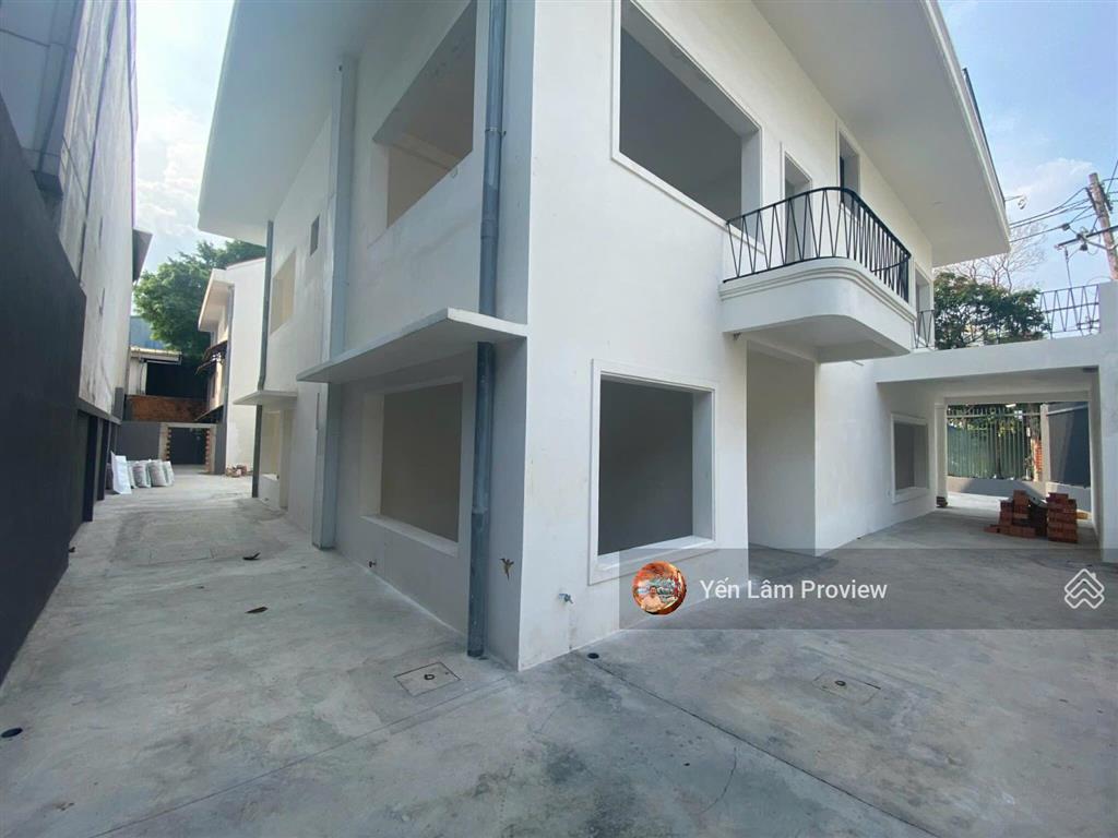 Cho thuê gấp nhà mặt phố đoàn hữu trưng, 125 triệu, 525 m2, 6 phòng lớn, không nội thất