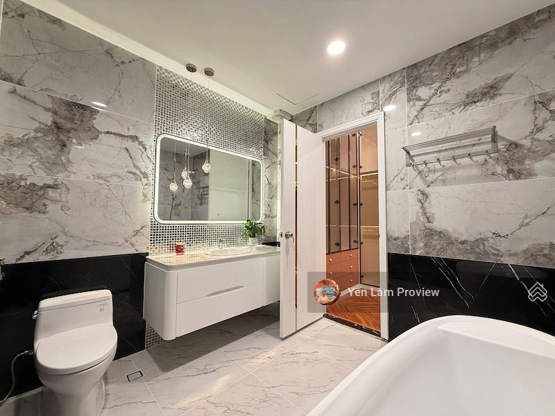 Bán penthouse vinhomes central park tòa c2 căn góc 3pn, 150m2, giá cực sốc