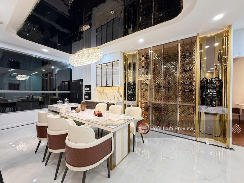 Bán penthouse vinhomes central park tòa c2 căn góc 3pn, 150m2, giá cực sốc
