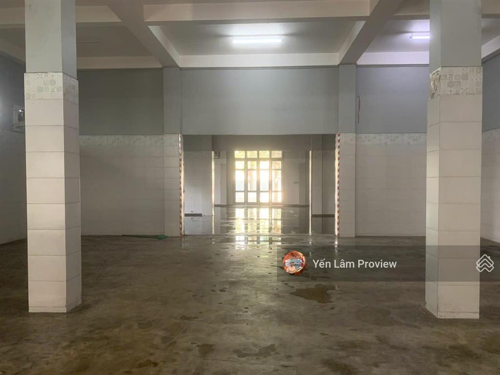 Cho thuê nhà mặt phố kha vạn cân, 180 triệu, 750 m2, 2 tầng, không nội thất