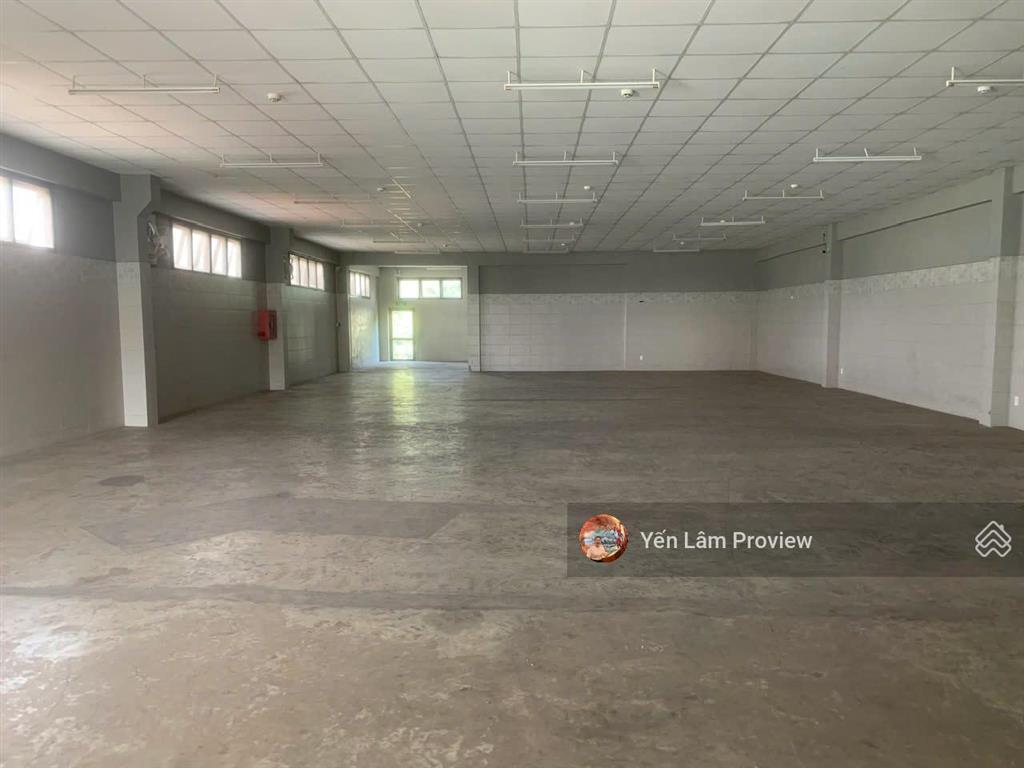 Cho thuê nhà mặt phố kha vạn cân, 180 triệu, 750 m2, 2 tầng, không nội thất