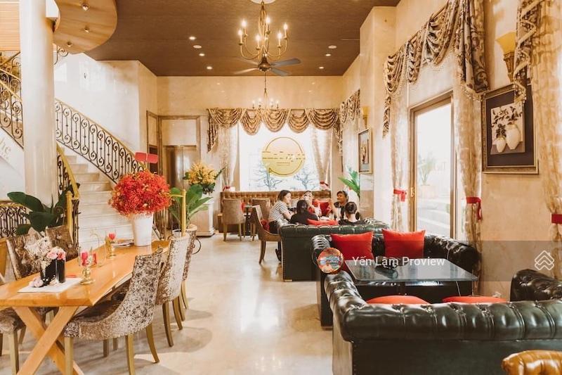 Bán nhà góc 2mt đường số 5, gần phú mỹ hưng, 583m², trệt 2 lầu, giá 204 tỷ