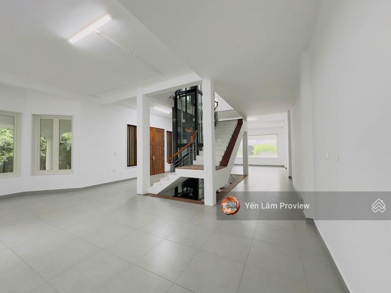 Cho thuê biệt thự saigon pearl căn góc, có thang máy, 10x21m, 4 tầng, giá 120 tr/th