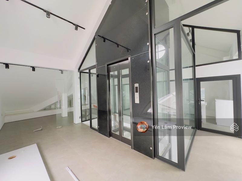 Cho thuê biệt thự saigon pearl căn góc, có thang máy, 10x21m, 4 tầng, giá 120 tr/th