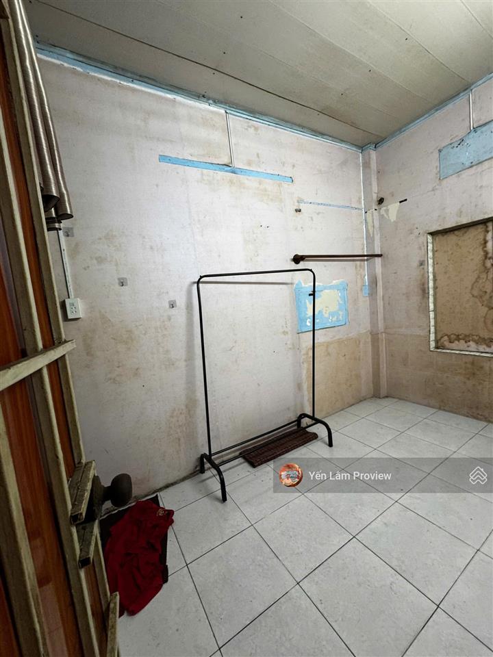 Bán nhà mặt phố tại nguyễn thái bình, 4,2 tỷ, 7,2 m2, 2pn + 2wc + 3 tầng, hot!