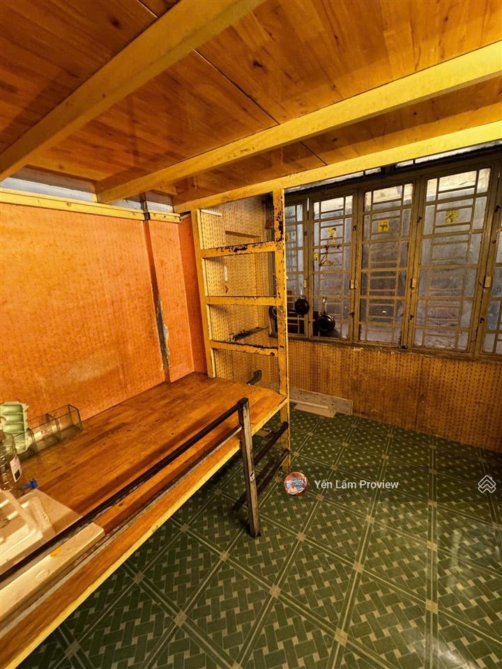 Bán nhà mặt phố tại nguyễn thái bình, 4,2 tỷ, 7,2 m2, 2pn + 2wc + 3 tầng, hot!