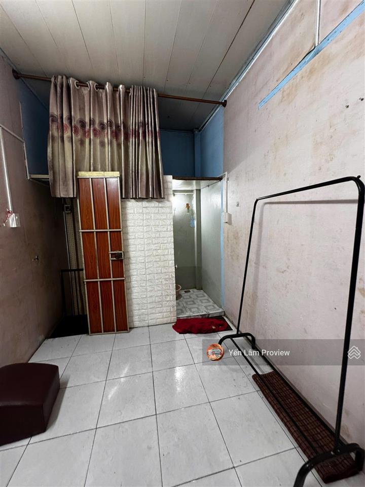 Bán nhà mặt phố tại nguyễn thái bình, 4,2 tỷ, 7,2 m2, 2pn + 2wc + 3 tầng, hot!