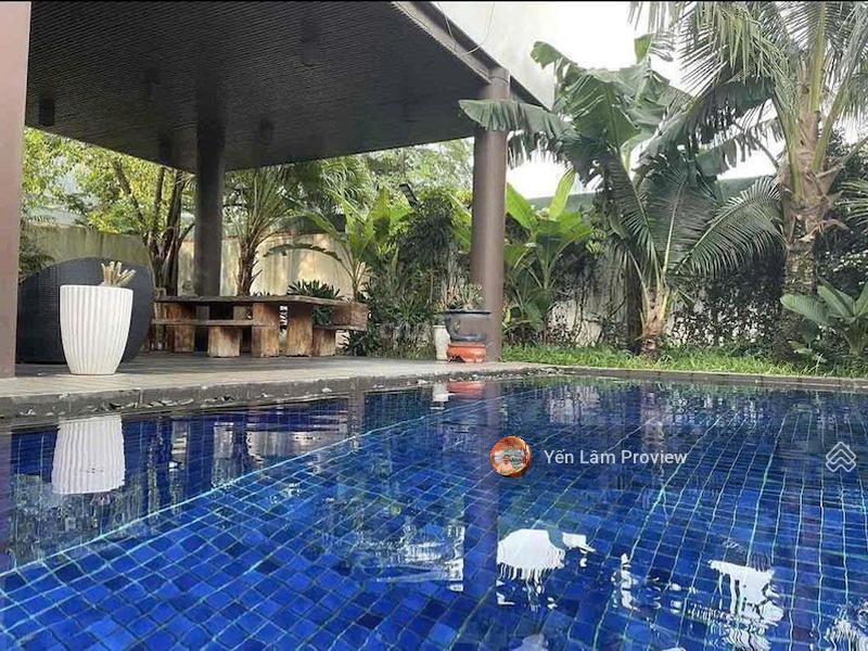 Bán biệt thự thân văn nhiếp, 330m², hồ bơi riêng, 3 tầng, giá 68 tỷ