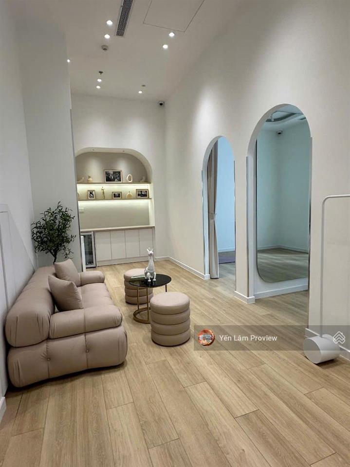 Bán shophouse vinhomes park 1, 10x22m đất, đang kinh doanh