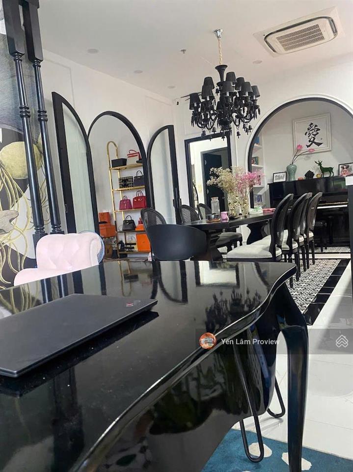 Bán shophouse vinhomes park 1, 10x22m đất, đang kinh doanh