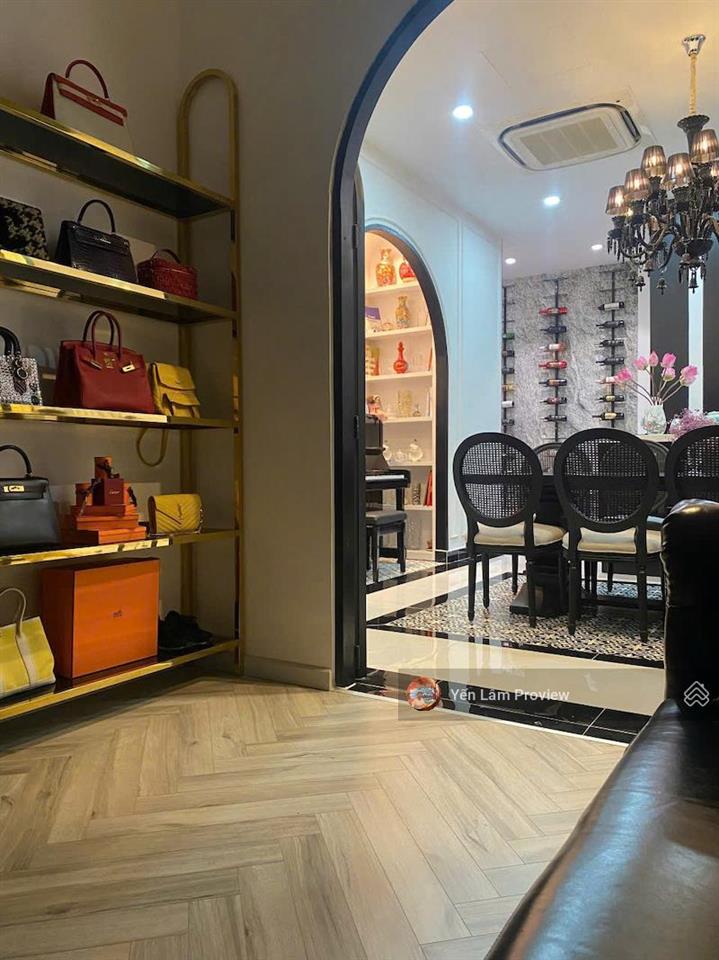 Bán shophouse vinhomes park 1, 10x22m đất, đang kinh doanh
