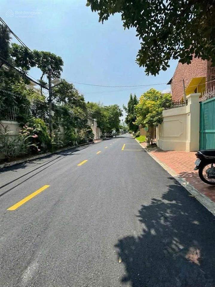 Bán đất góc đường 23 an khánh, 216m2, vị trí đẹp  350 triệu/m2