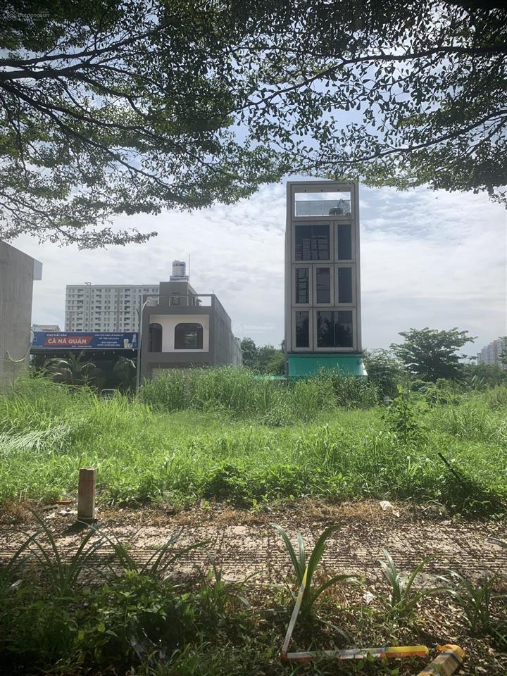 Chính chủ cần bán đất 2 mặt tiền bạch đông ôn giá 300 triệu/m2  0932 069 ***