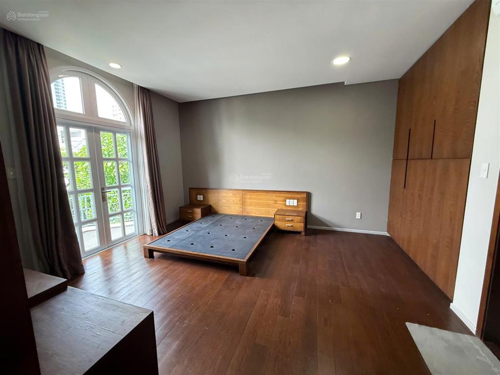 Cho thuê nhà biệt thự saigon pearl, 450m² sàn, 1 hầm 1 trệt 3 lầu 99 triệu/tháng t1.2025 ntdd