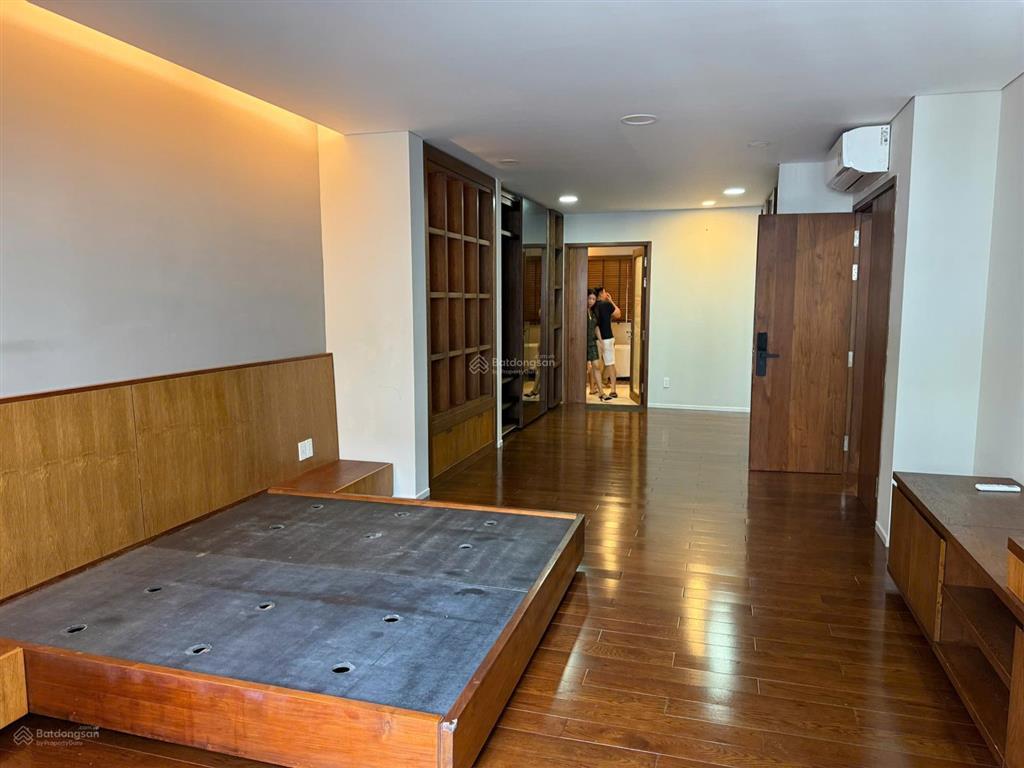 Cho thuê nhà biệt thự saigon pearl, 450m² sàn, 1 hầm 1 trệt 3 lầu 99 triệu/tháng t1.2025 ntdd