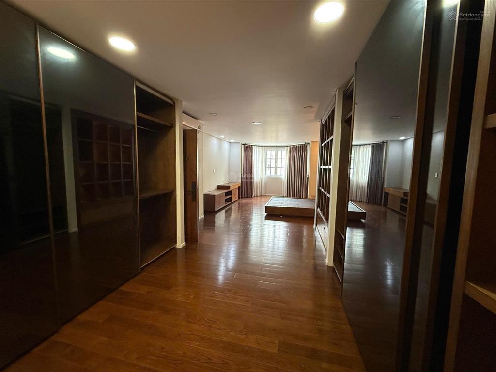 Cho thuê nhà biệt thự saigon pearl, 450m² sàn, 1 hầm 1 trệt 3 lầu 99 triệu/tháng t1.2025 ntdd