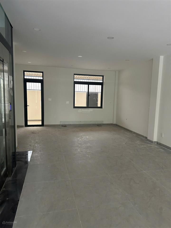 Cho thuê villa saigon mystery hưng thịnh  tml quận 2  504m² sàn giá 75 triệu có thang máy