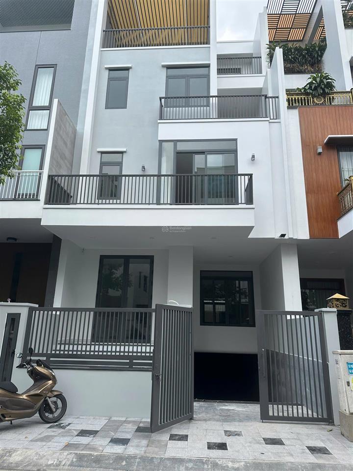 Cho thuê villa saigon mystery hưng thịnh  tml quận 2  504m² sàn giá 75 triệu có thang máy