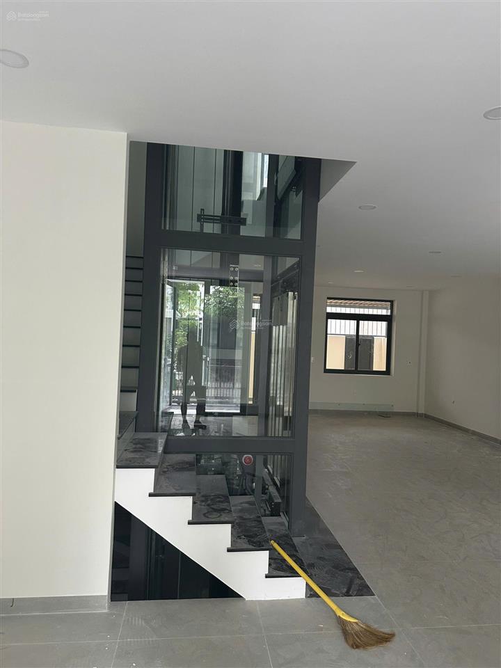 Cho thuê villa saigon mystery hưng thịnh  tml quận 2  504m² sàn giá 75 triệu có thang máy