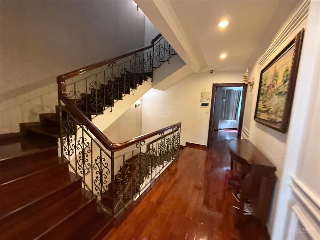 Cho thuê biệt thự 6pn, 7wc, 500m2 tại saigon pearl, 118 triệu, full nội thất