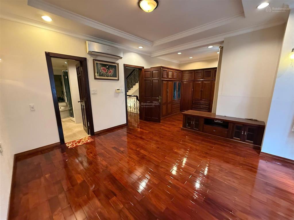 Cho thuê biệt thự 6pn, 7wc, 500m2 tại saigon pearl, 118 triệu, full nội thất