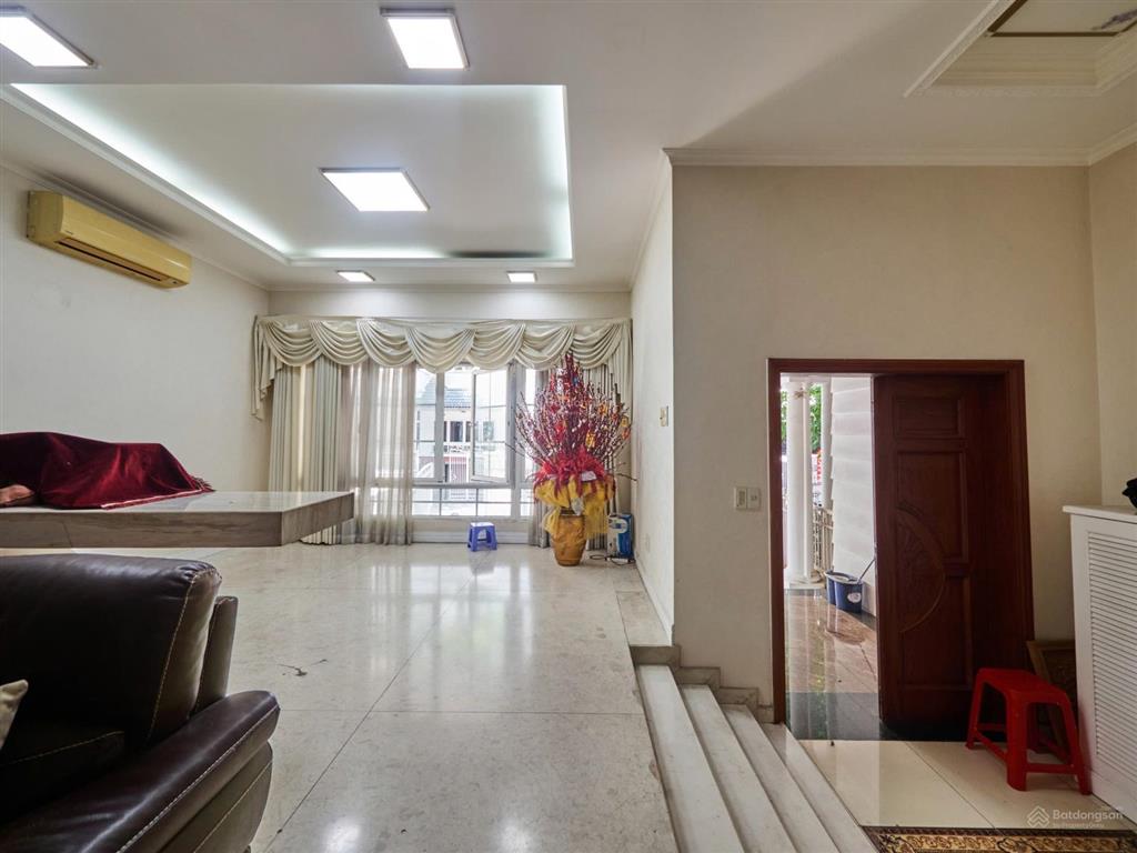 Muốn bán biệt thự 500m2, 90 tỷ tại saigon pearl, q. bình thạnh, 6pn, 6wc, full nội thất gần quận 1