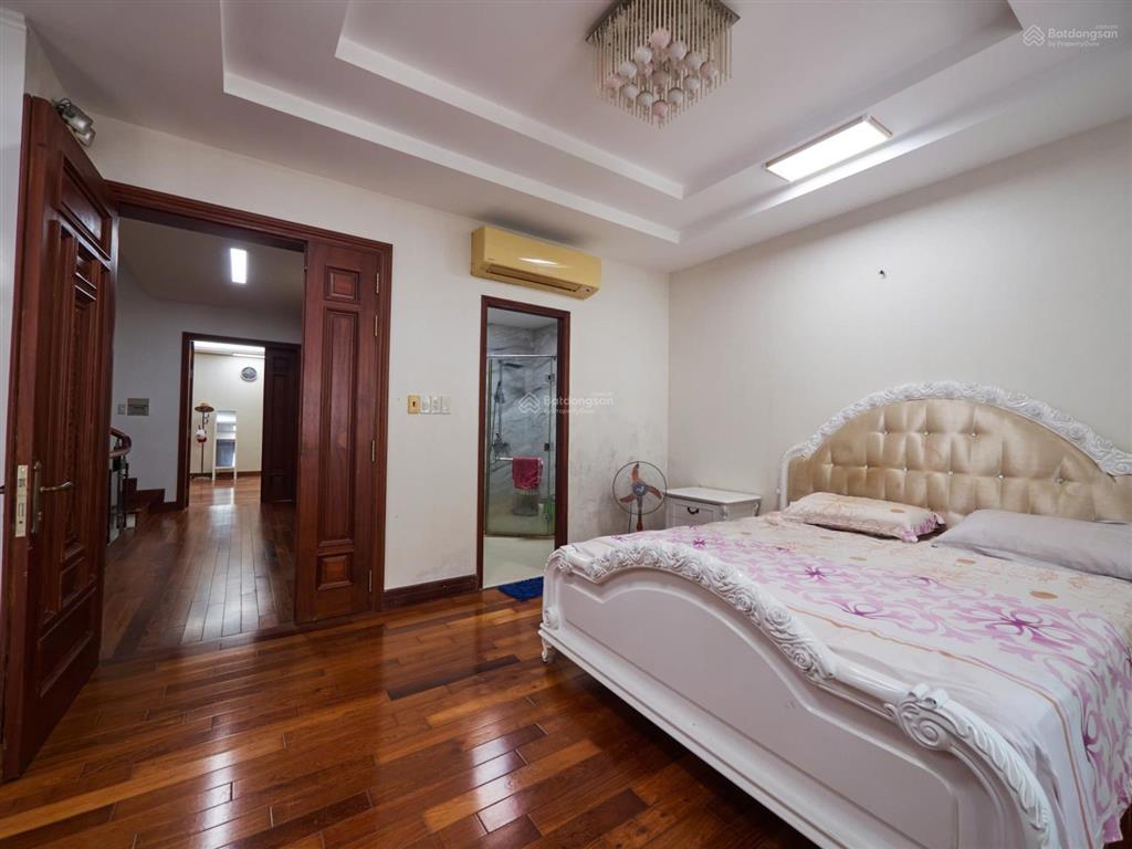 Muốn bán biệt thự 500m2, 90 tỷ tại saigon pearl, q. bình thạnh, 6pn, 6wc, full nội thất gần quận 1