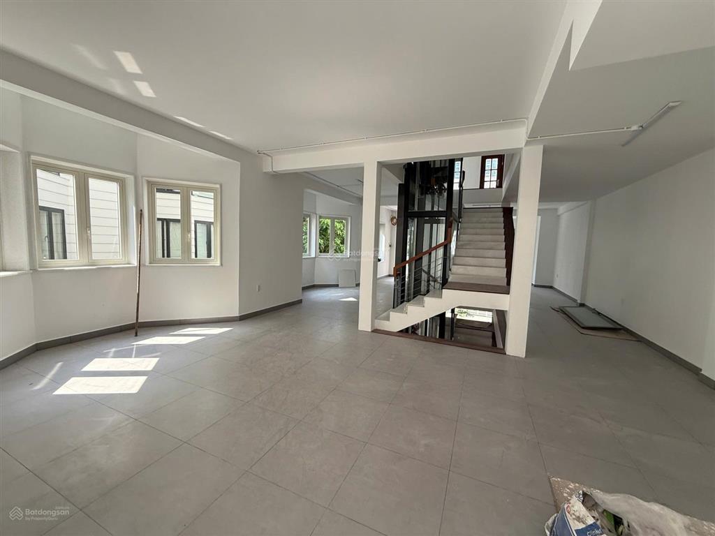 Cho thuê villa saigon pearl bình thạnh  làm văn phòng 889m2 giá 130 triệu 0932 069 ***