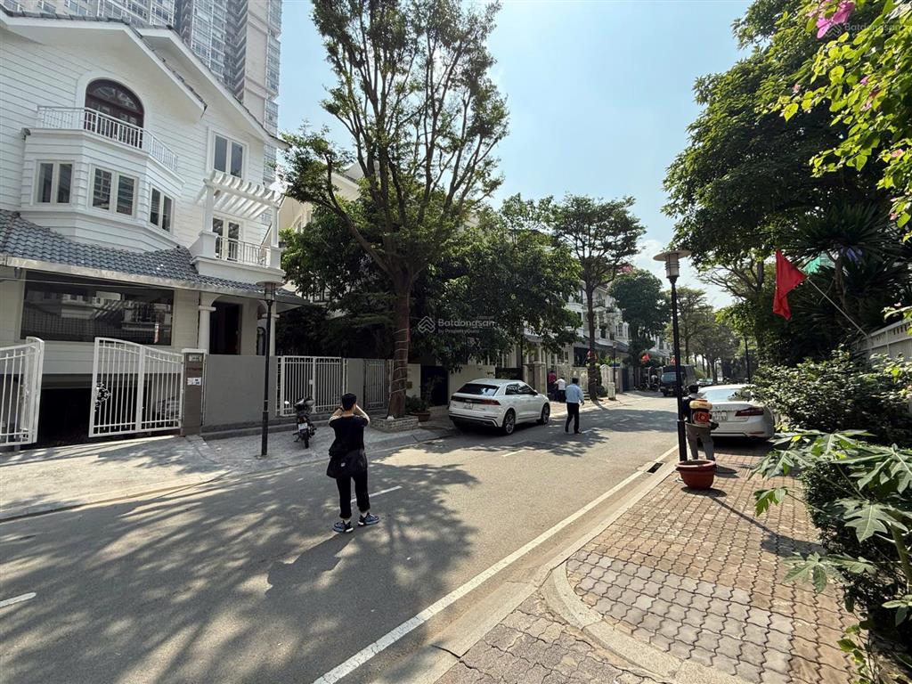 Cho thuê villa saigon pearl bình thạnh  làm văn phòng 889m2 giá 130 triệu 0932 069 ***