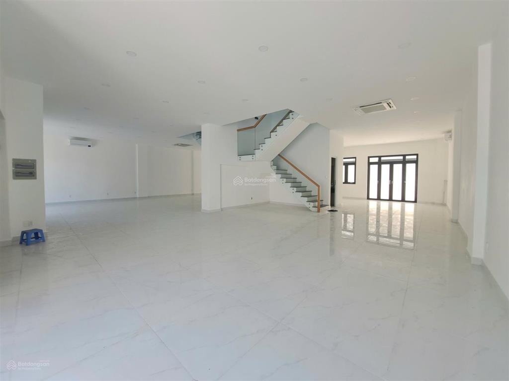 Cho thuê tòa nhà văn phòng khu an phú new city 1000m2 sàn 150 triệu