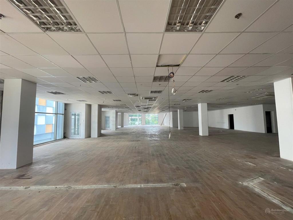 Cho thuê nguyên sàn shophouse masteri thảo điền 632m2 / sàn 0932 069 ***