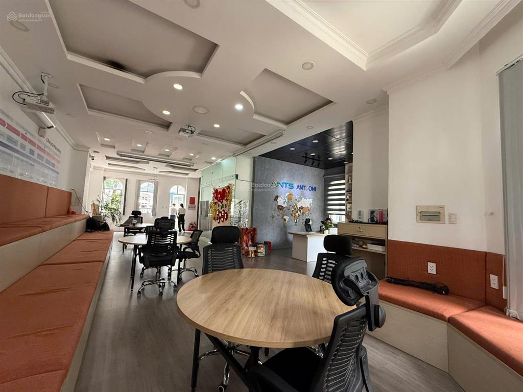 Cho thuê mặt bằng văn phòng 100m2 tầng trệt khu villa saigon pearl giá 40 triệu