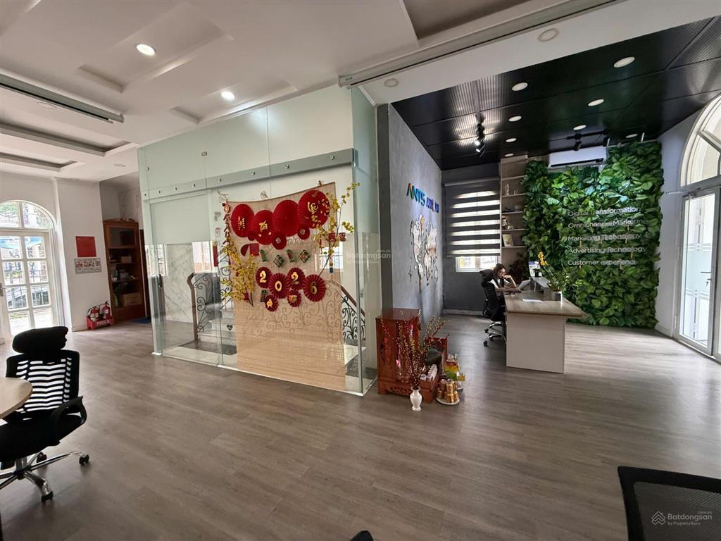 Cho thuê mặt bằng văn phòng 100m2 tầng trệt khu villa saigon pearl giá 40 triệu