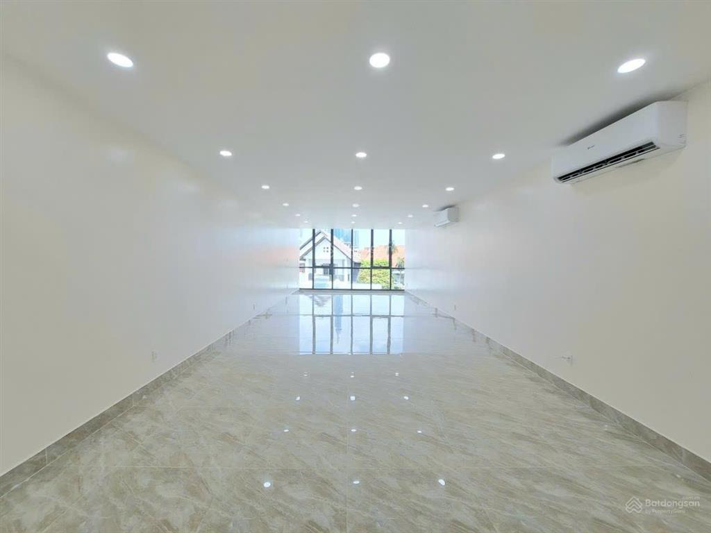 Cho thuê nguyên căn làm văn phòng  showroom